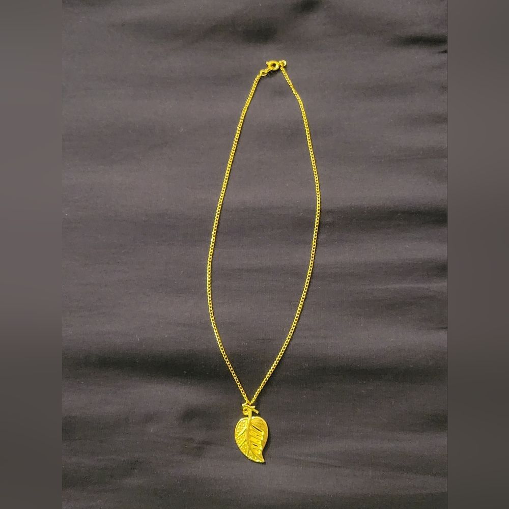 GOLD PLATED LEAF NECKLACE